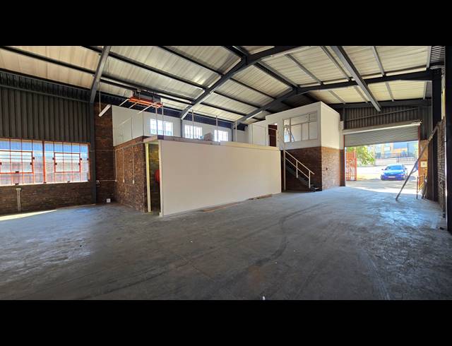 465M² WAREHOUSE TO LET IN SEBENZA